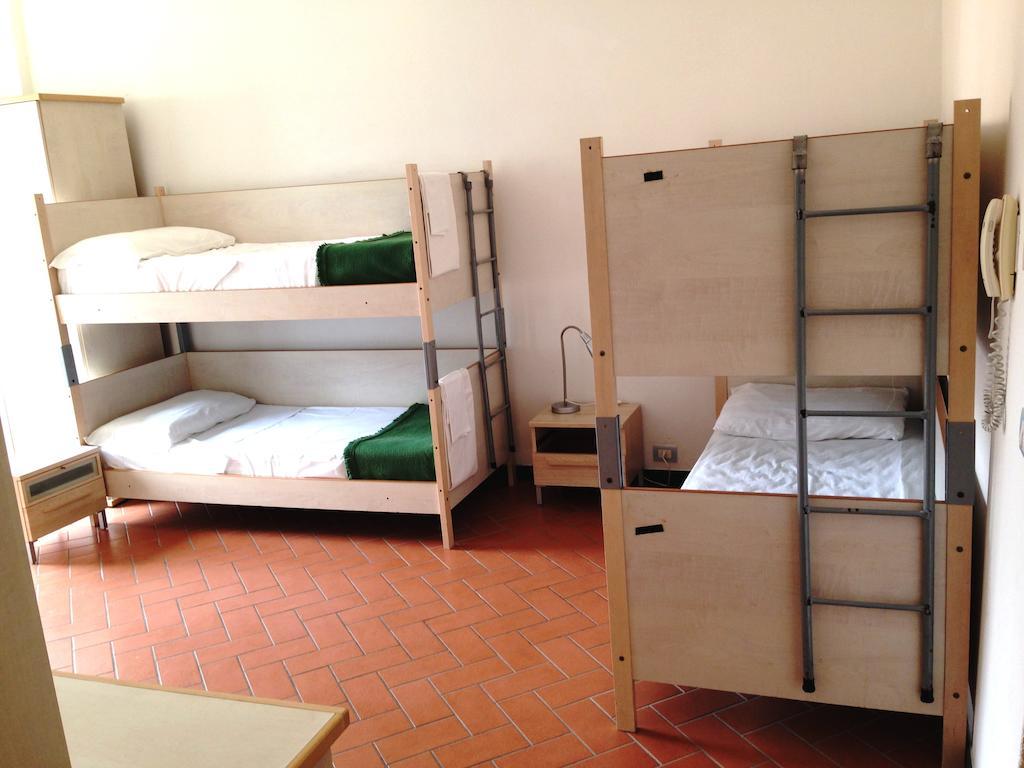 Ospitalia Del Mare Hostel Леванто Номер фото