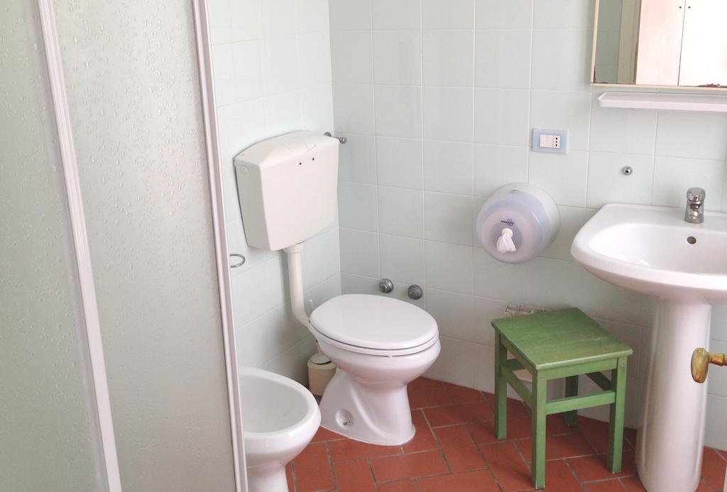 Ospitalia Del Mare Hostel Леванто Номер фото